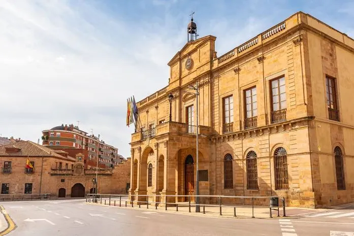 Los 25 municipios más baratos para alquilar casa en España