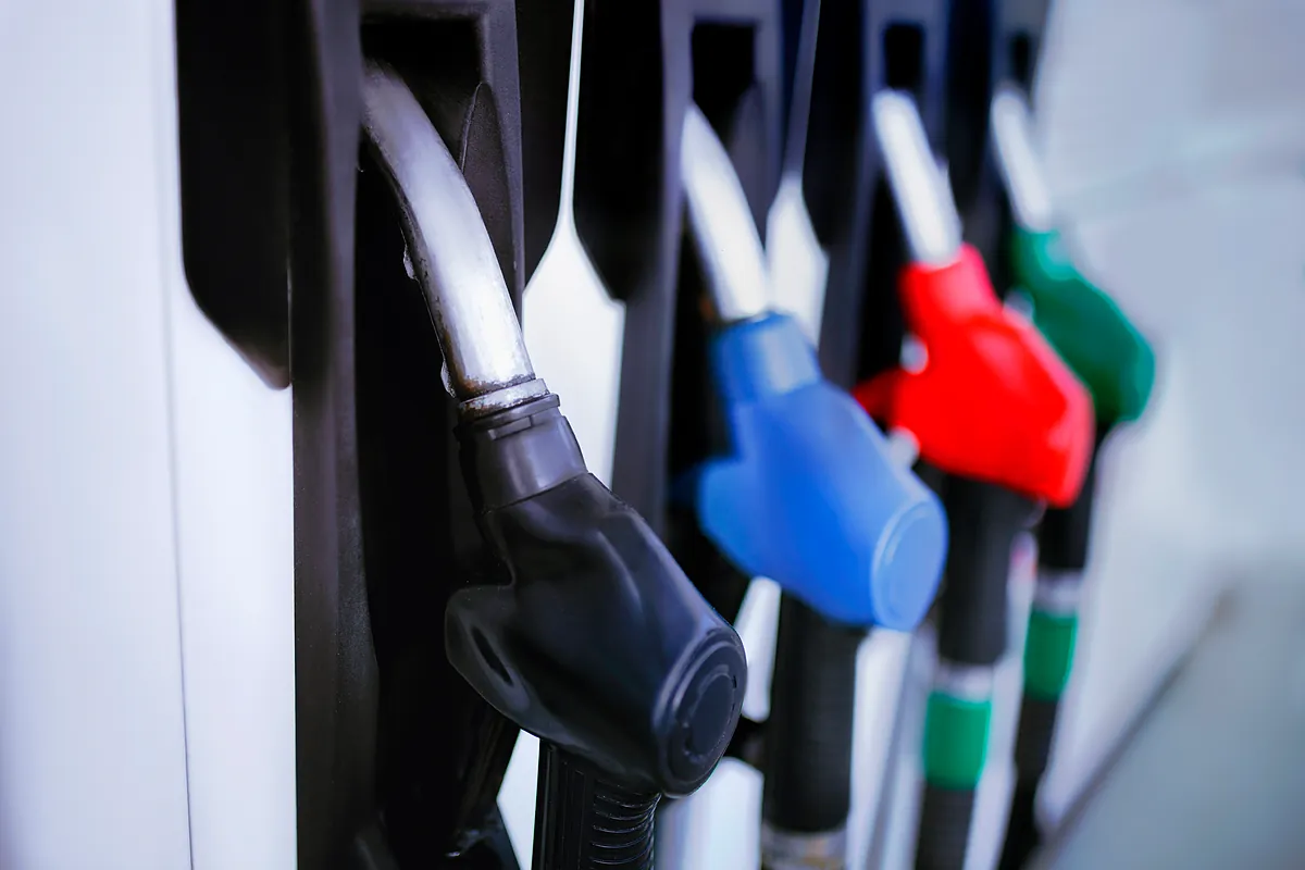 Precio de la gasolina y el diésel: ¿Por qué ha bajado en Semana Santa cuando lo normal es que suba?