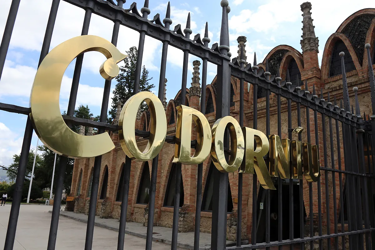 Carlyle encarga la venta de Codorníu por 750 millones