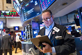 Ibex 35 hoy, la Bolsa en Directo | Wall Street marca máximos y Apple cierra a las puertas de los 4 billones de capitalización