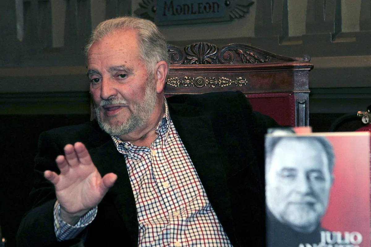 Las dos orillas de Julio Anguita y la destrucción de la izquierda radical