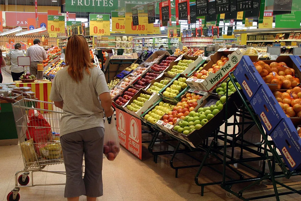 Carrefour reduce ligeramente las compras de fruta y verdura en España