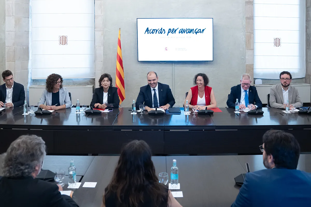 El Gobierno pacta la Hacienda propia para Cataluña y limitar la solidaridad interterritorial