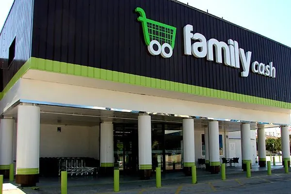 Family Cash factura 673 millones y espera llegar a 50 hipermercados
