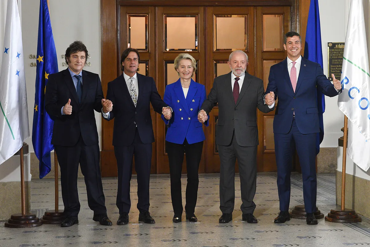 Bruselas adopta un histórico acuerdo comercial con Mercosur para ...