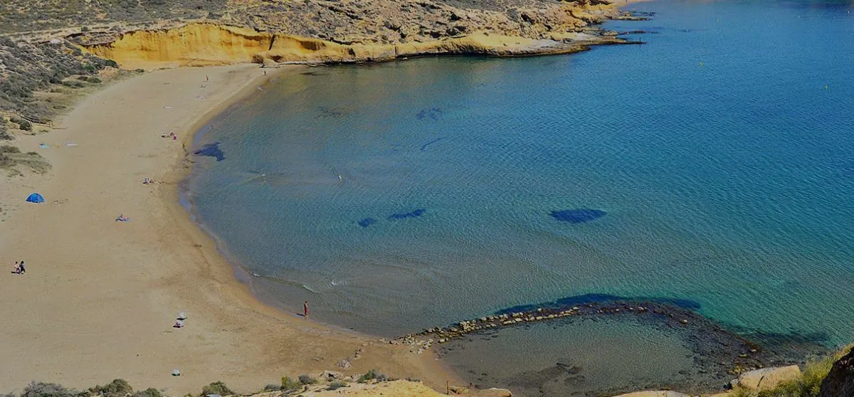 La playa paradisíaca de España que no tiene nada que envidiar a las