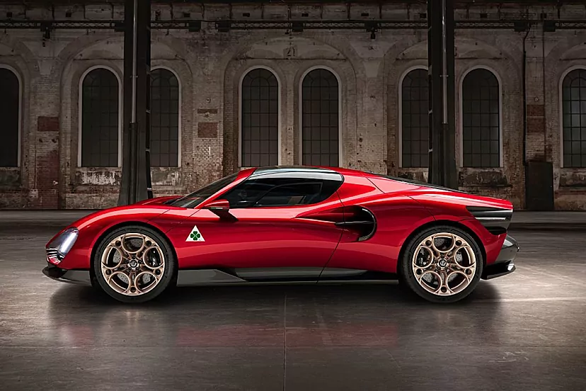 Llega el Alfa Romeo 33 Stradale, lanzado en una edición limitada a 33 unidades | Motor