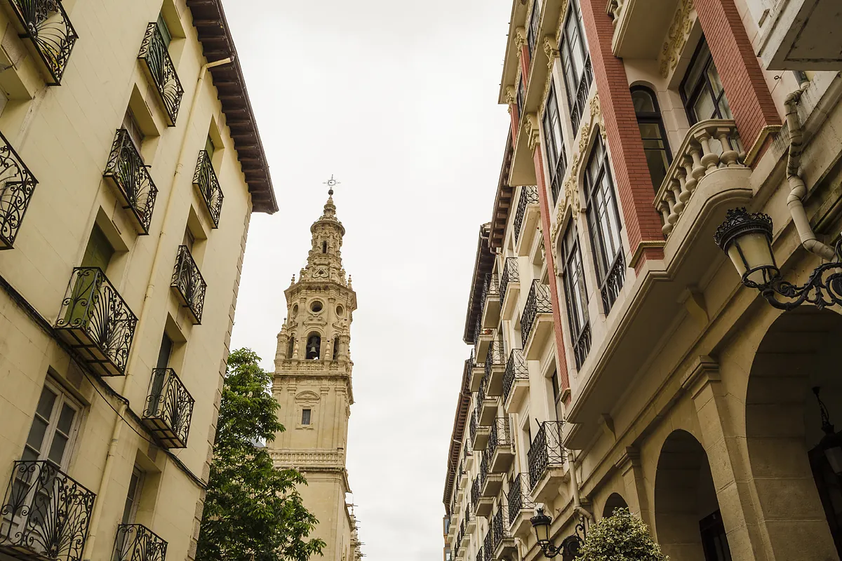 Las compraventas de vivienda crecen un 0,4% en abril y las hipotecas suben un 13,3%