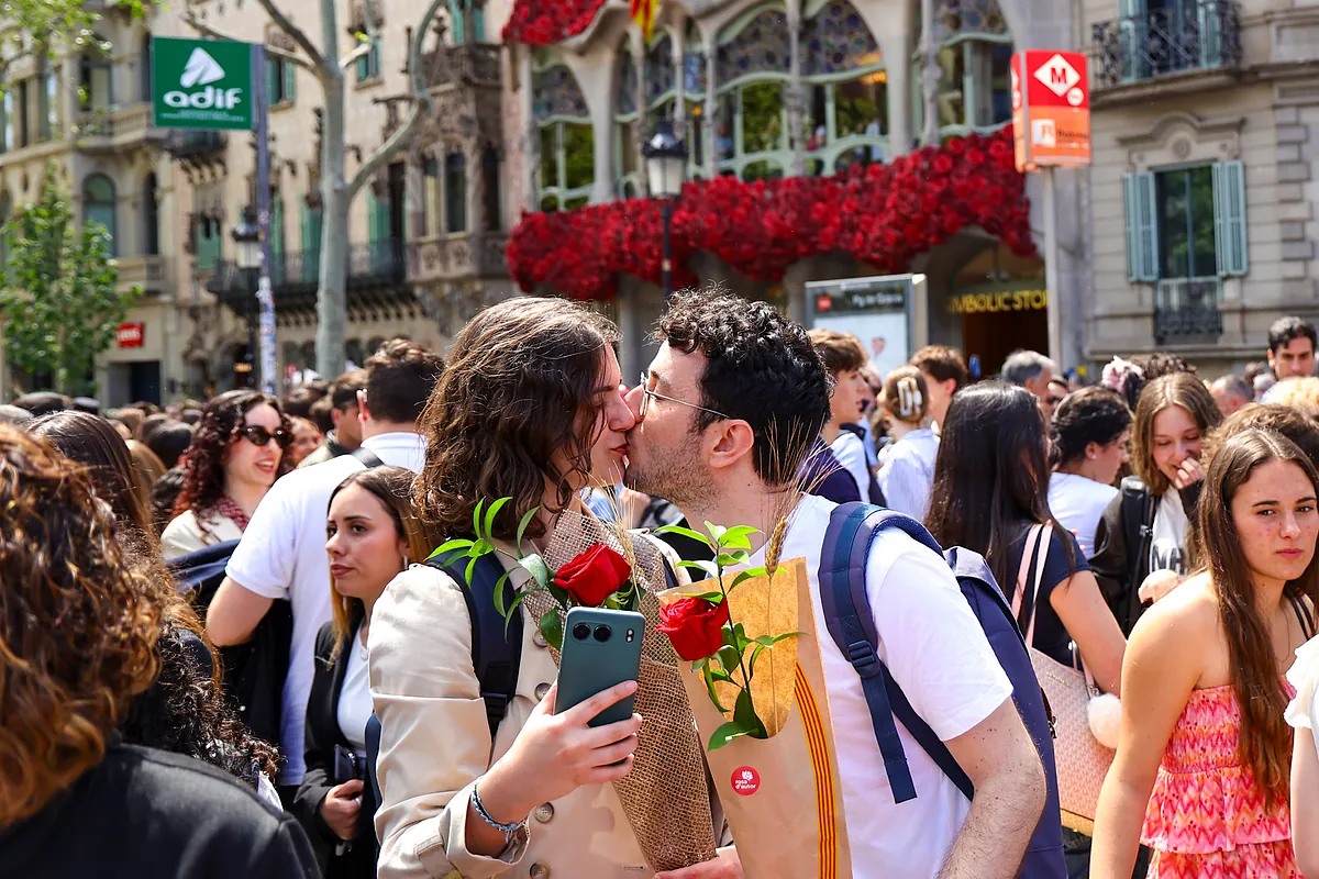 Editores y libreros cierran Sant Jordi con otro récord de ventas y facturación