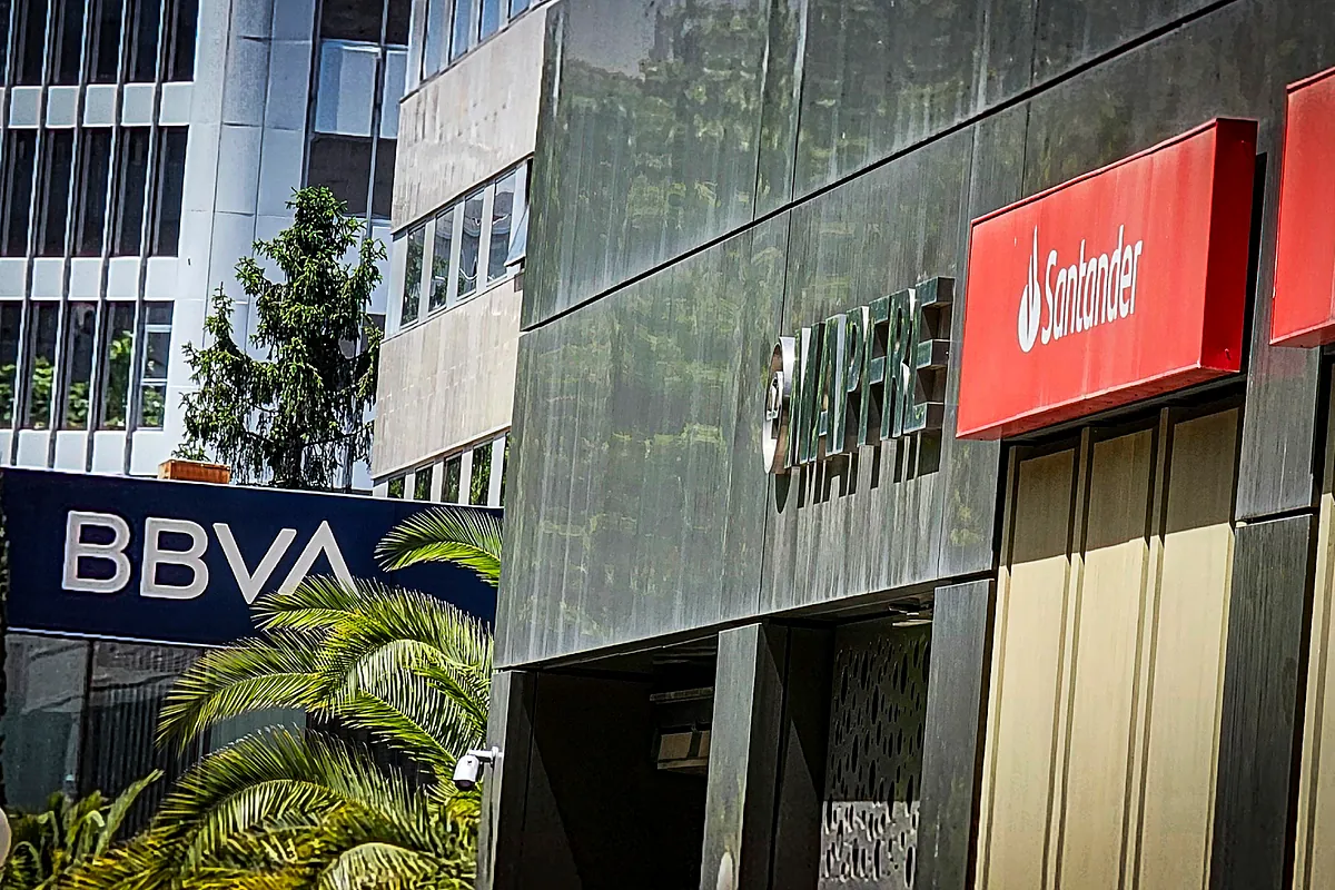 La banca reduce su dependencia de los depósitos con la venta masiva de fondos