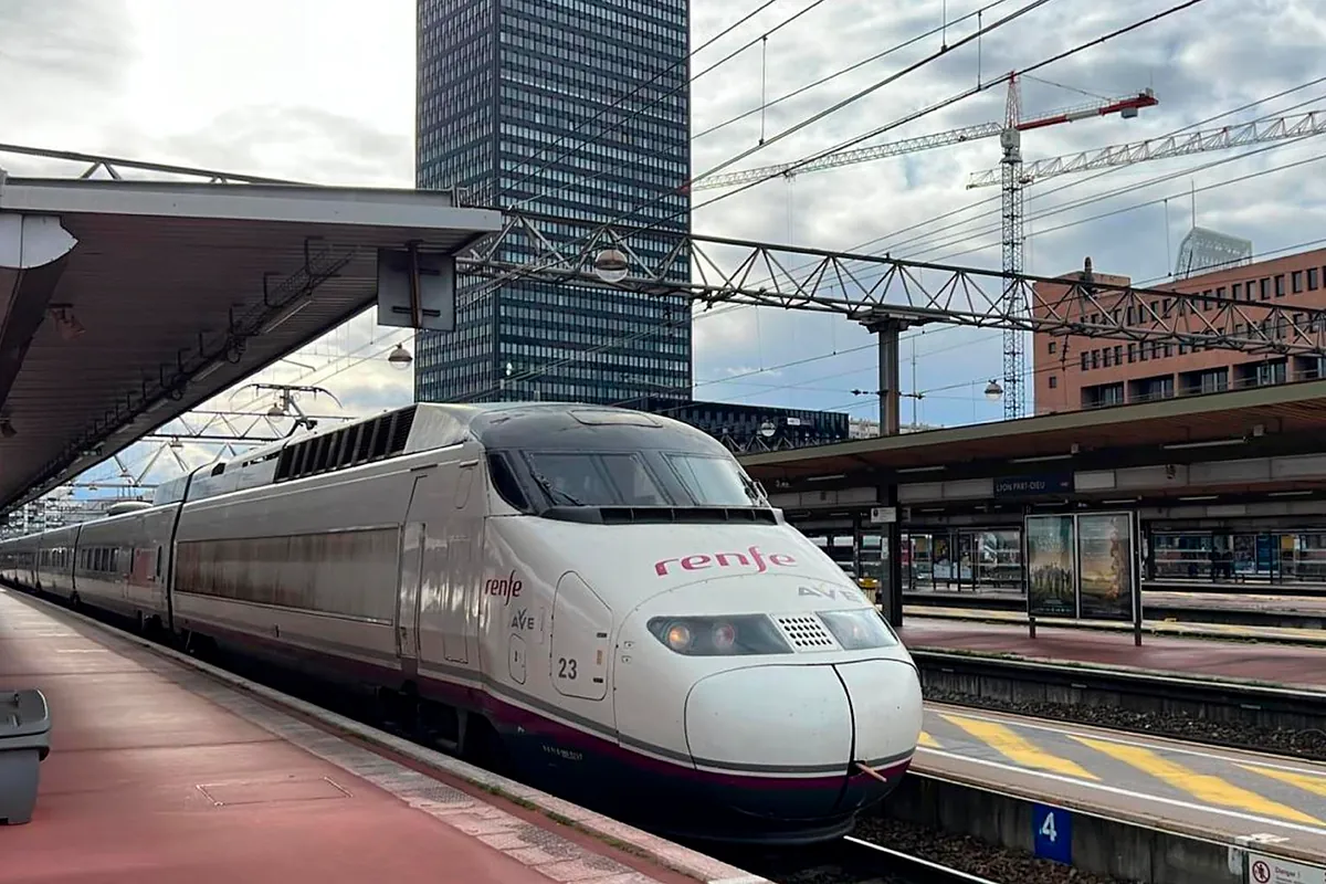 Desconvocada la huelga en Renfe y Adif tras alcanzarse un acuerdo 'in ...