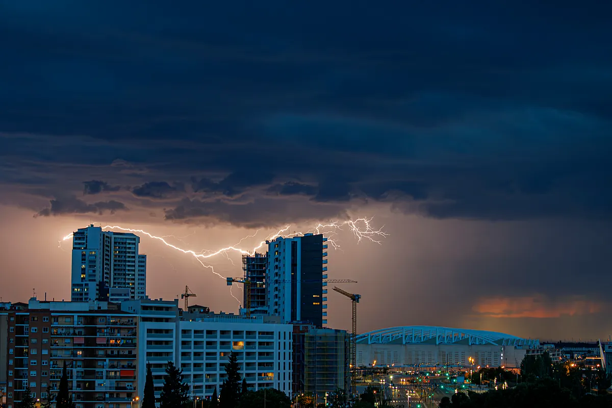 Lluvias y tormentas ponen hoy en aviso a casi toda España